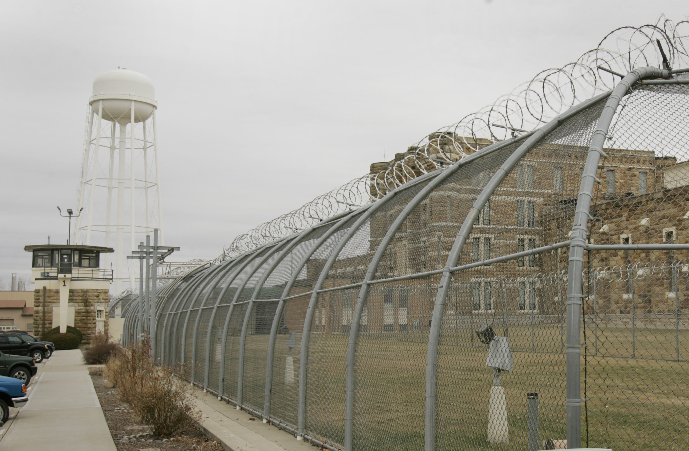 Qhsdprisons In Leavenworth Ks 01 - 1gc8k74
